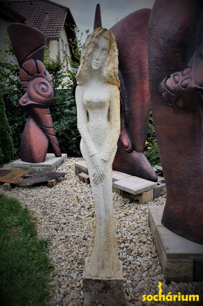 Sandstone lady