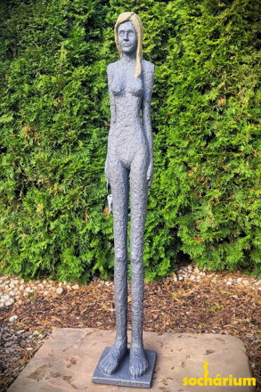 Woman with keys II