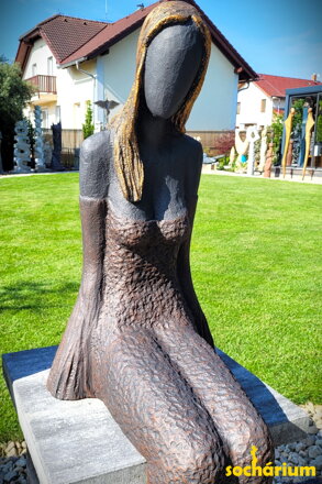 Seated lady