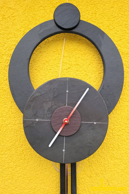 Pendulum clock II