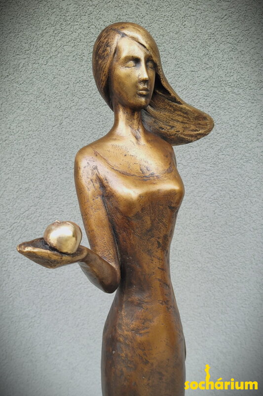 Girl with an Apple