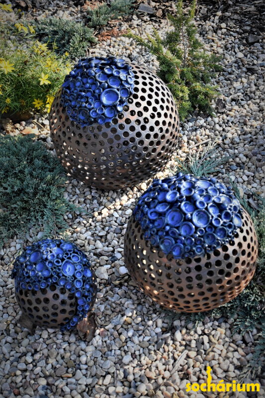 Balls with blue flowers